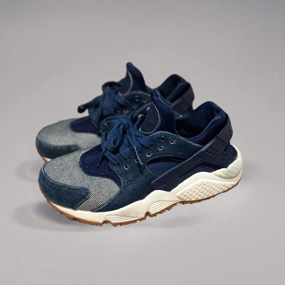 W AIR HUARACHE RUN SE “Binary Blue/Muslin-Sail”